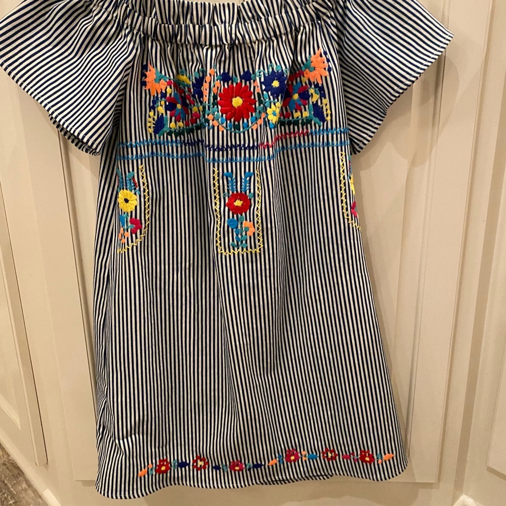 Karli size sm.off the shoulder dress- embroidered